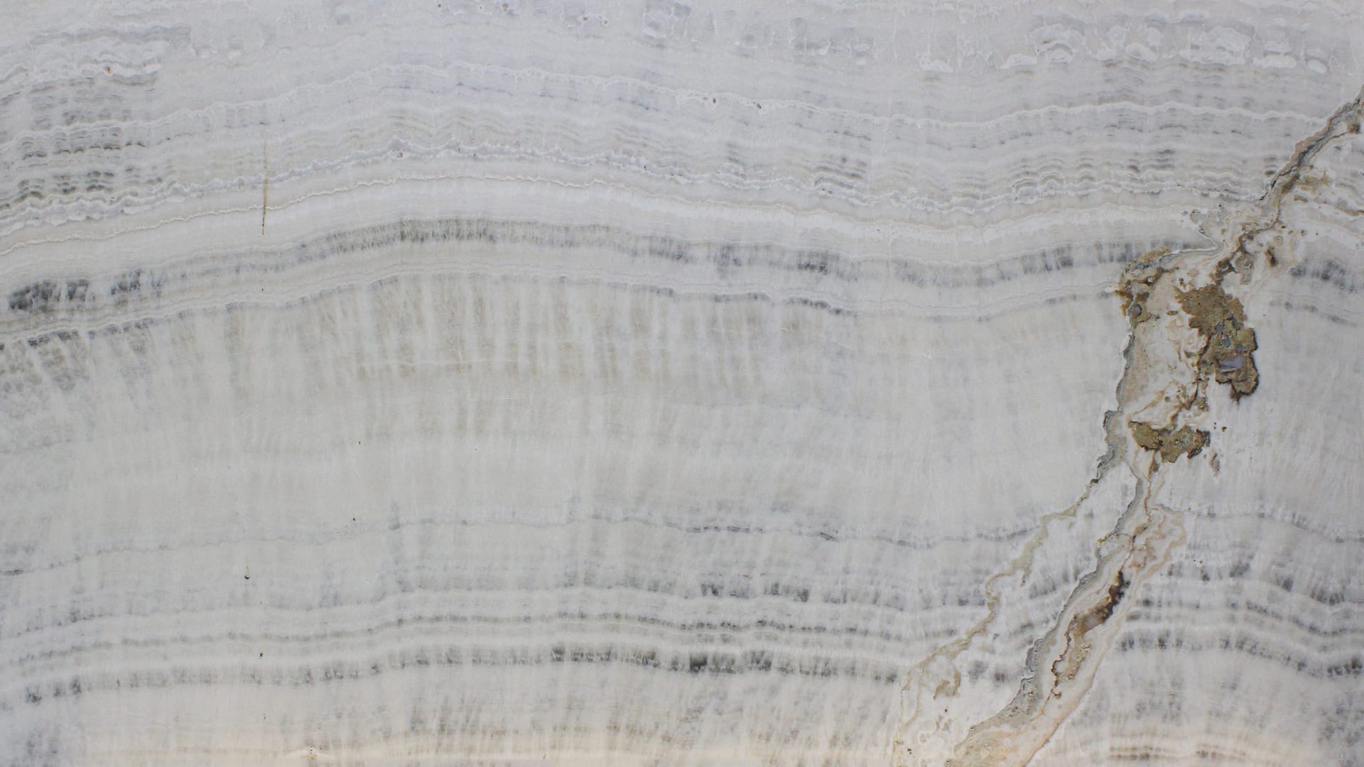 Polished 2 CM