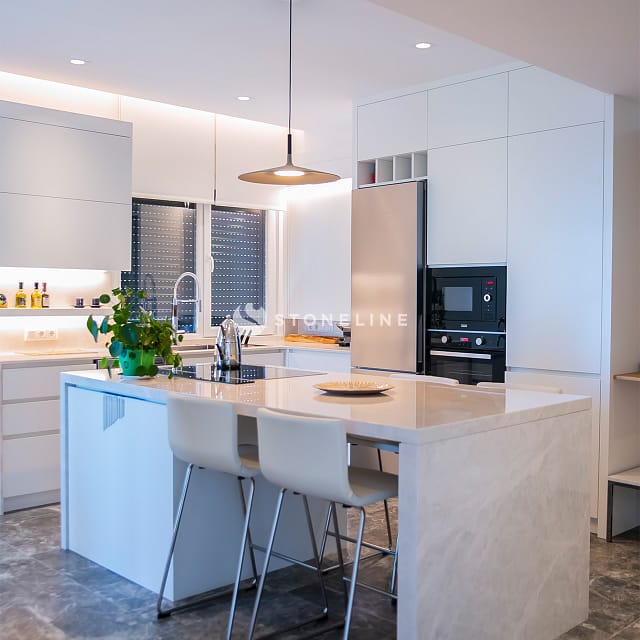 WHITE BEAUTY - TRANI GREY