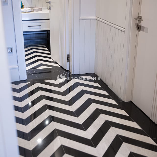 WHITE BEAUTY - KING BLACK