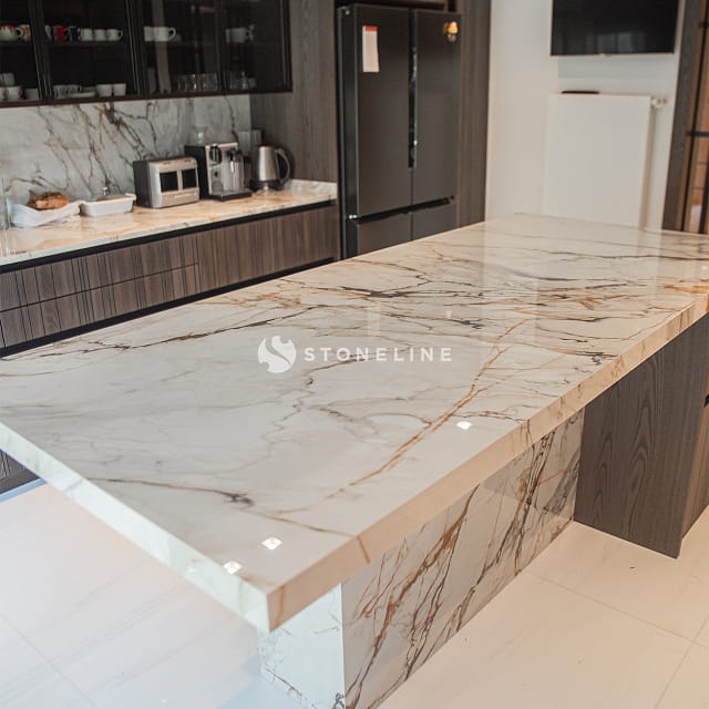 CALACATTA CRESTOLA BURGHINI