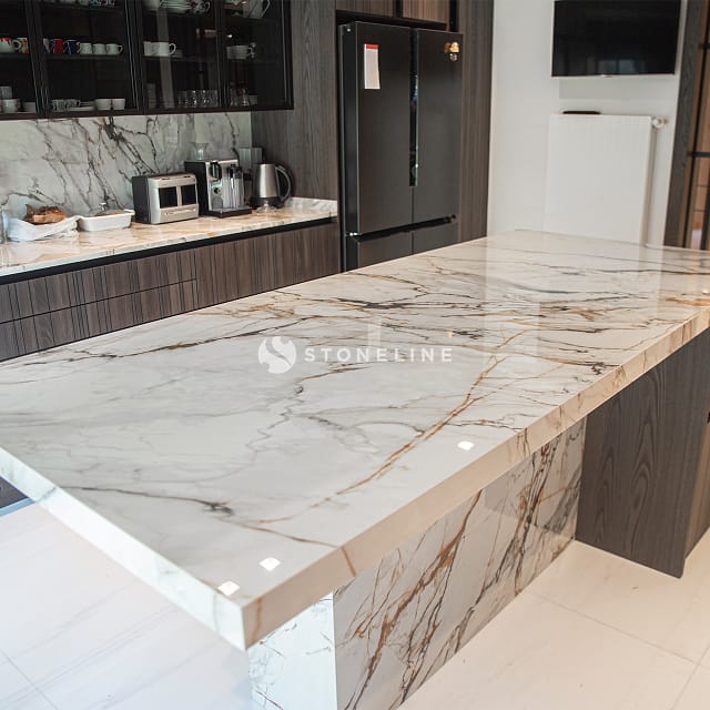 CALACATTA CRESTOLA BURGHINI